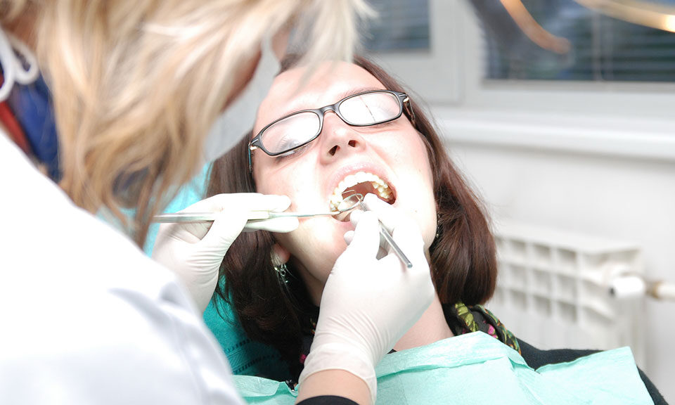 Mouth breathing and risk of impacted wisdom teeth and oral health complications