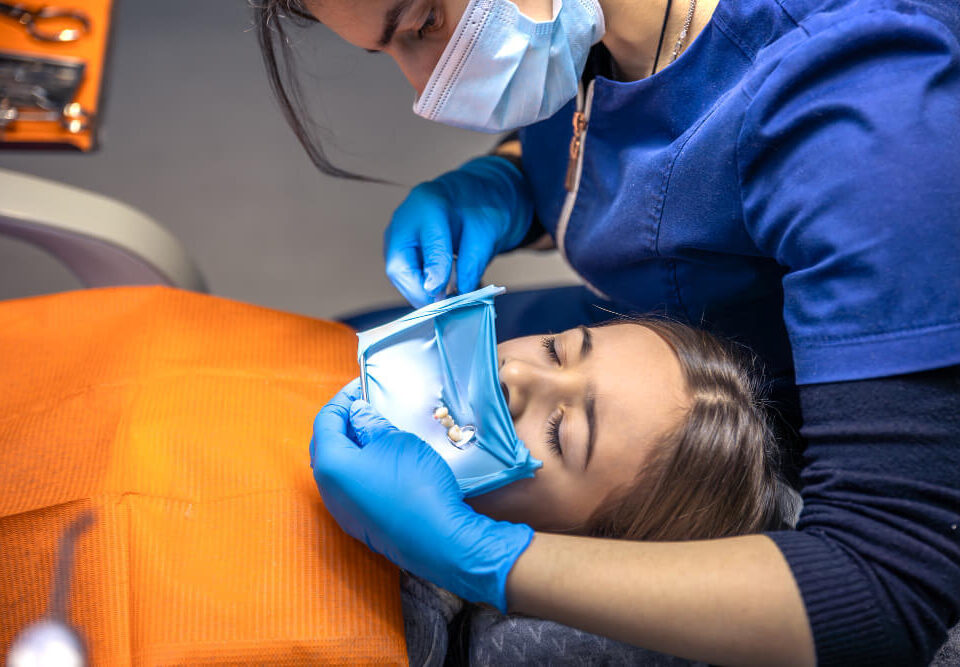 The professional dental removal of wisdom teeth